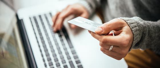 Globalizzazione: come le carte di credito semplificano le transazioni transfrontaliere dei casinò online